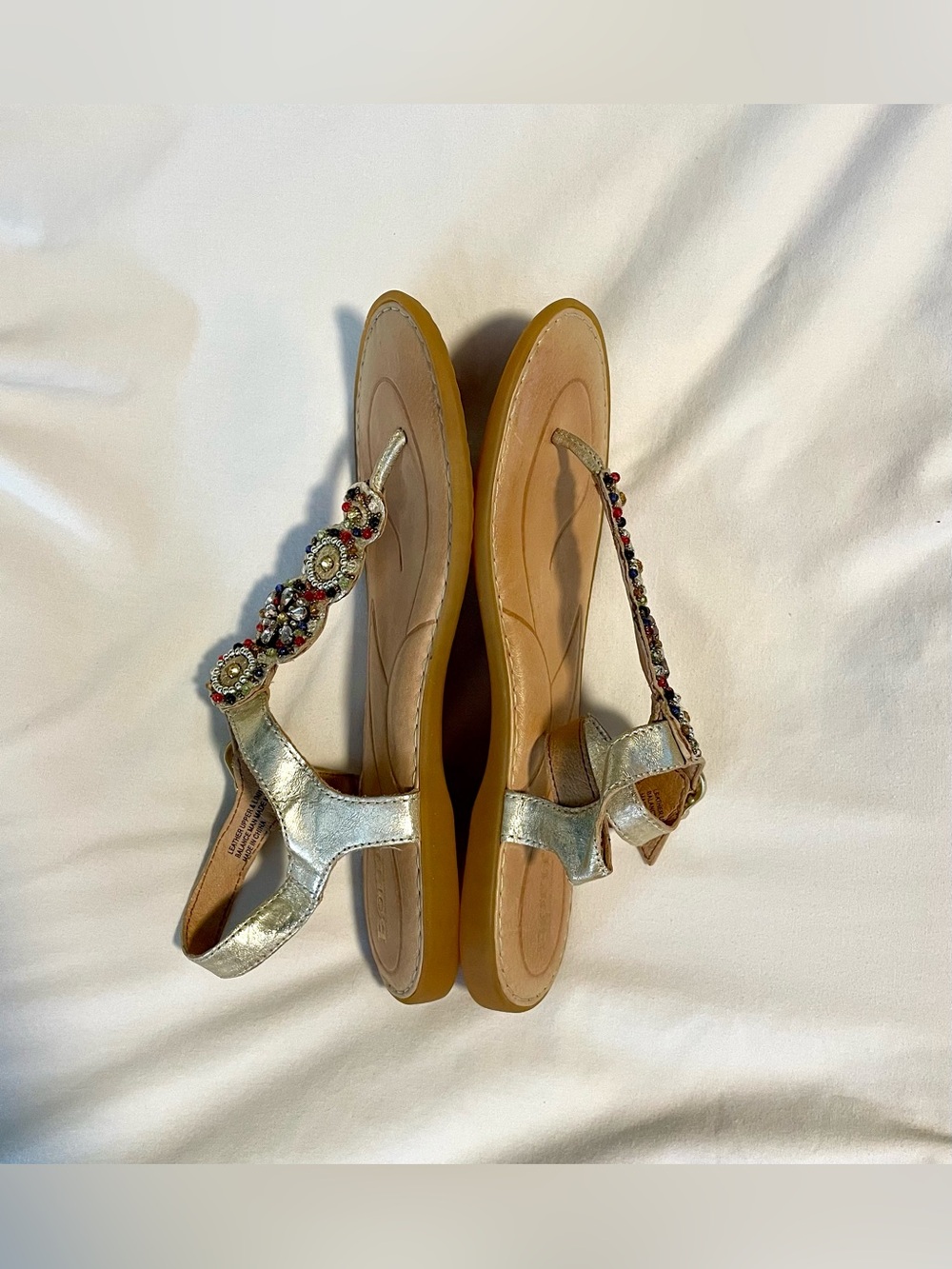 BORN Hand~Crafted Leather Beaded Thong Sandals - Women’s Size 9 - Gold -Comfort - Picture 5 of 9